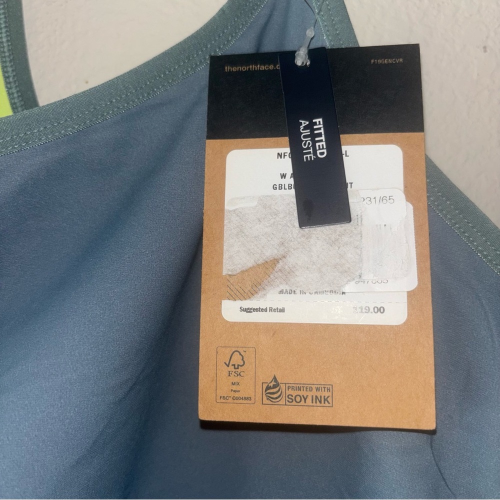 The North Face Teal Tank with neon lime interior, size XLarge - Picture 4 of 6